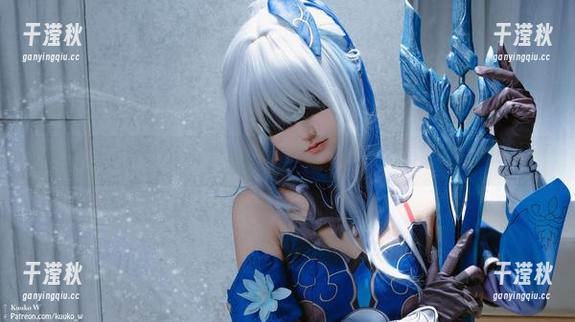 Kuuko W Kuuko W的校服写真新作,简直是青春的百搭指南,快来围观!